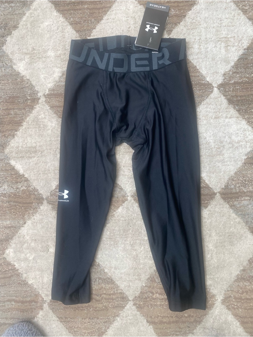 NWT Under Armour youth Black HeatGear Compression Tights, Youth Small